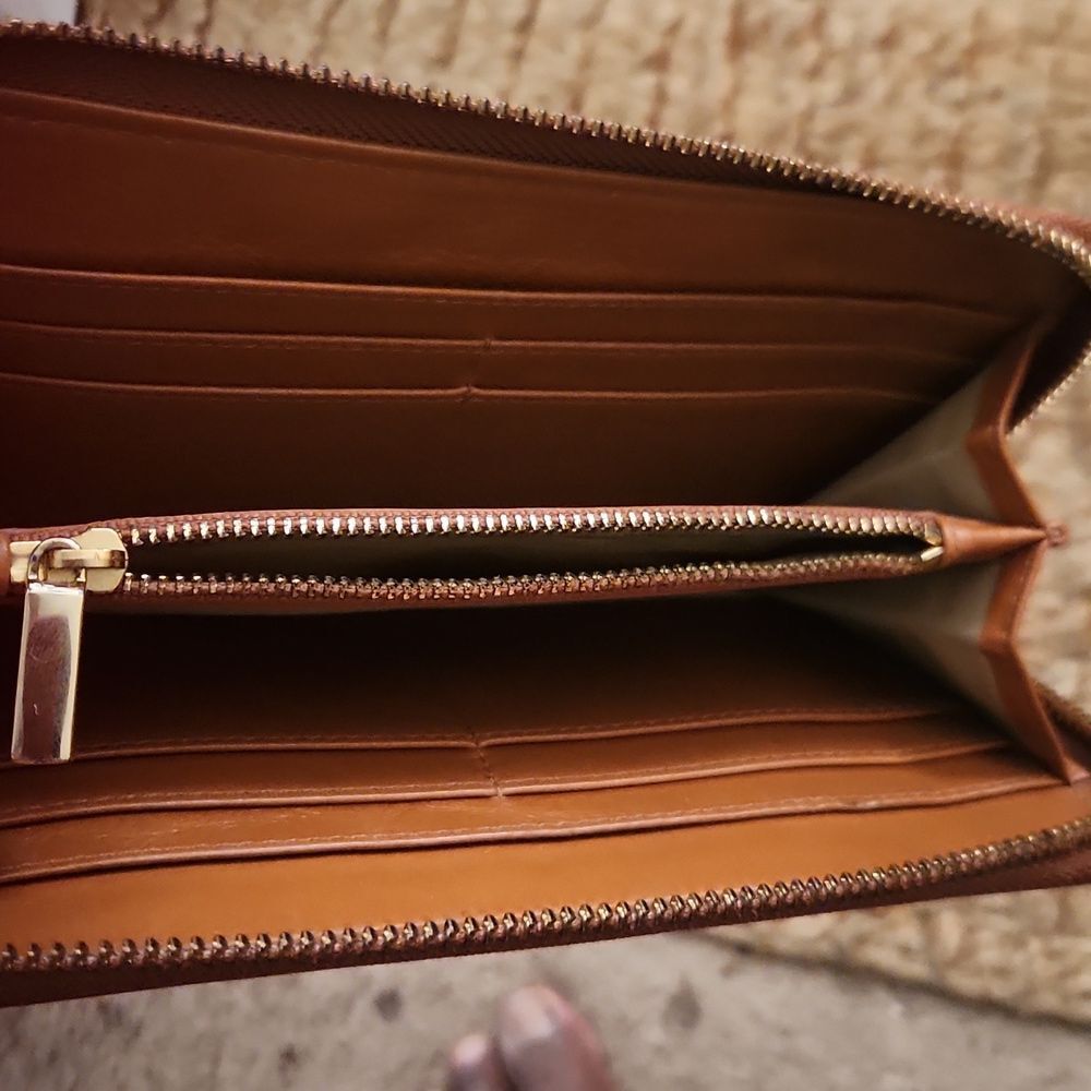 Tori Burch Wallet - Picture 3 of 6